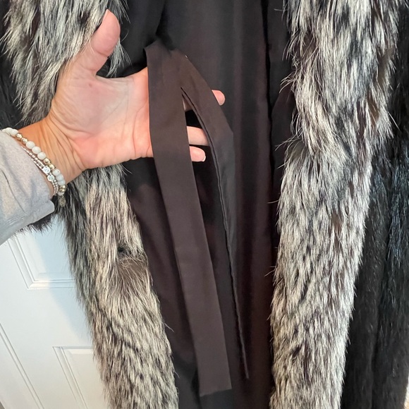 Beaver & Fox Fur Coat - Picture 4 of 7